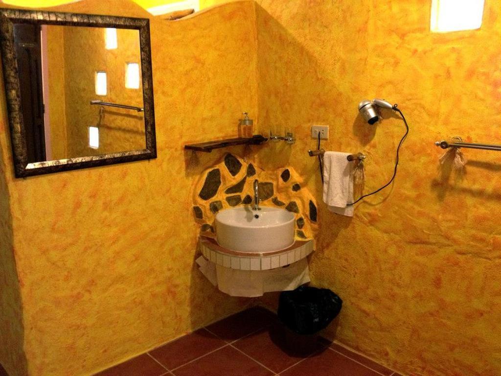 Kokays Maldito Dive Resort Logon Exterior photo